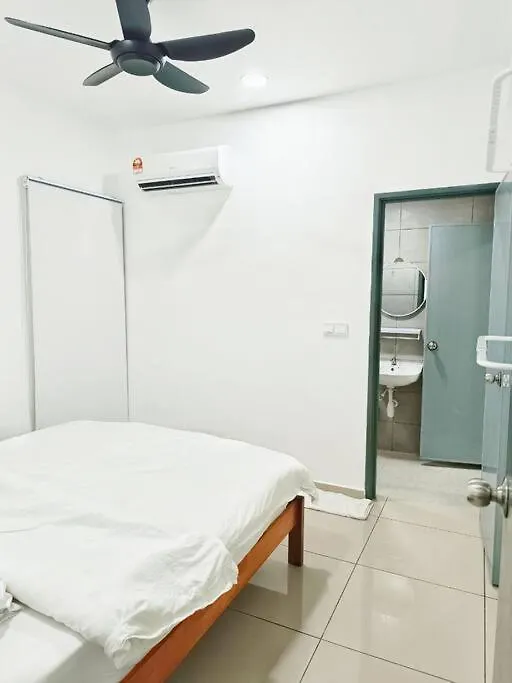 Metropol Serviced Apartment 3Br Pool View ブキッ・ムルタジャム マレーシア